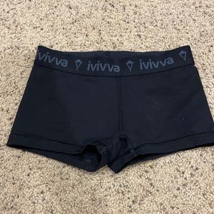 Ivivva Size 8 Black Skins Shorts EUC